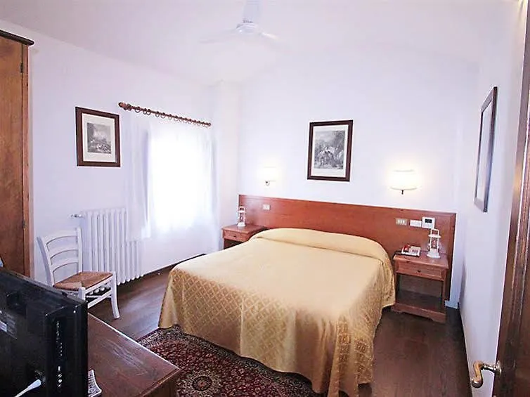 Villa Dini 카스텔산기미냐노